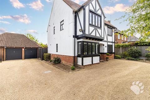 Wash Road, Basildon SS15 4 bed detached house for sale