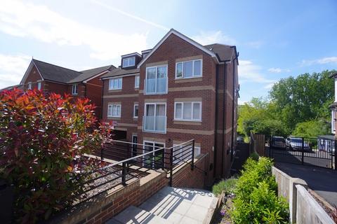 West Wycombe Road, High Wycombe HP12 2 bed apartment for sale