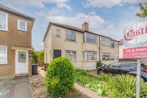 Lansbury Road, Enfield 2 bed maisonette for sale