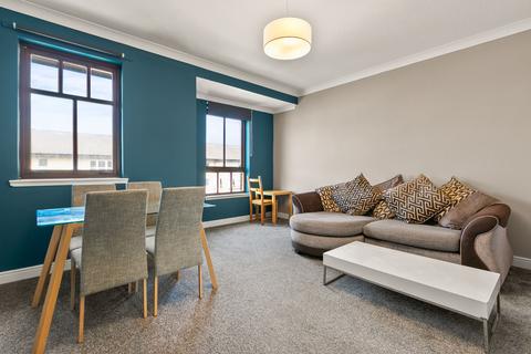 Flat3/2,24  Errol Gardens, Glasgow 2 bed flat for sale