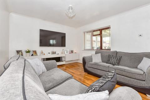 Harps Avenue, Sheerness ME12 3 bed detached bungalow for sale