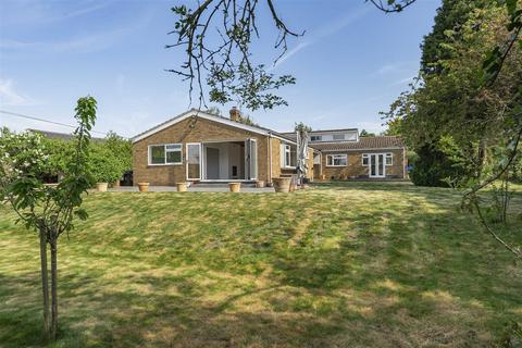 Bakers Lane, Linton CB21 5 bed detached bungalow for sale