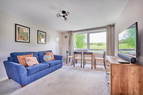 Bowling Close, Hertfordshire AL5 2 bed apartment for sale