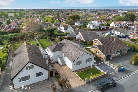 Clayton Drive, Denbighshire LL19 5 bed detached house for sale