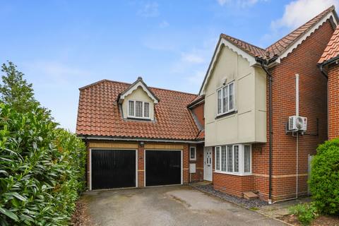 Partridge Avenue, Chelmsford CM1 5 bed detached house for sale