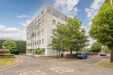 Oak Court, Dudley Road, DY5 1LG 1 bed apartment for sale