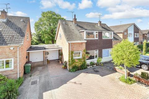 Bankfields, Headcorn TN27 3 bed semi