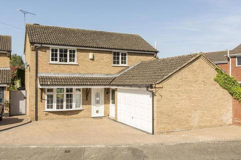 Faringdon Avenue, Lutterworth 4 bed detached house for sale