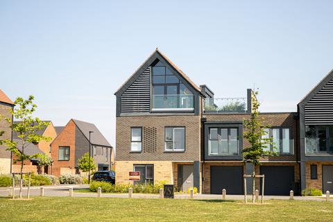 Songhurst Gardens, Crawley RH11 5 bed end of terrace house for sale