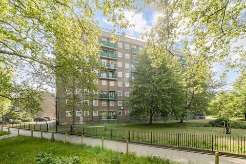 Worsopp Drive, London SW4 2 bed maisonette for sale