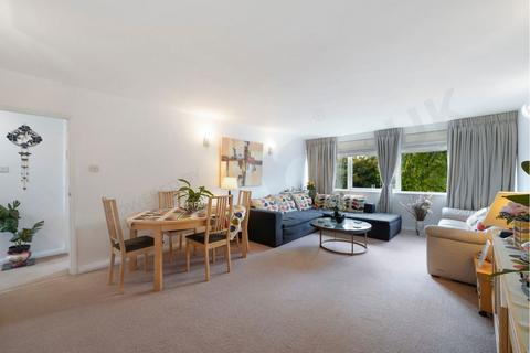 Salisbury Avenue, London N3 2 bed flat for sale
