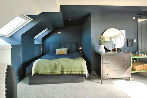 Wistley Road, Cheltenham GL53 4 bed semi