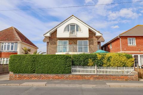 Southwood Road, Hayling Island 2 bed flat for sale
