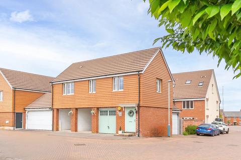 Porus Piece, Leighton Buzzard 2 bed coach house for sale