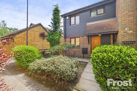 Tanglewood Way, Feltham, Middlesex, TW13 3 bed end of terrace house for sale