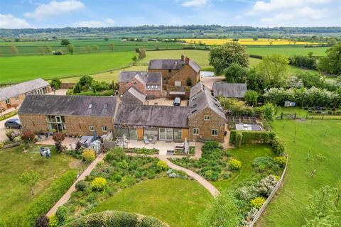 Tysoe Road, Kineton, Warwick 4 bed barn conversion for sale