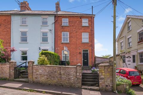 4 bedroom end of terrace house for sale