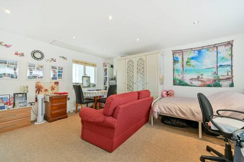 Tolworth Close, Surbiton, KT6 Studio for sale
