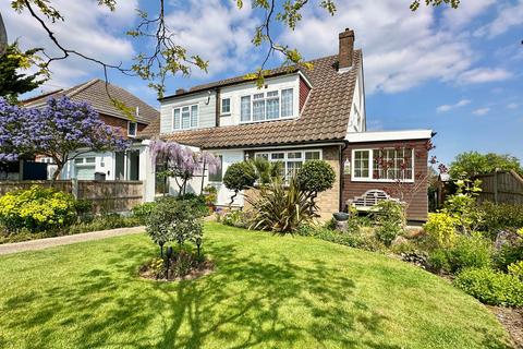 Grange Road, Billericay CM11 3 bed semi