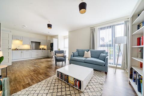 Denzil Road, Guildford, GU2 2 bed flat for sale