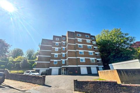 Wellcombe Crescent, Eastbourne 2 bed flat for sale