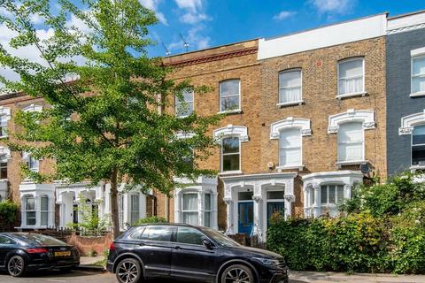 Pyrland Road, London N5 3 bed flat for sale