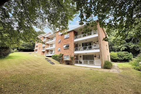 Broadstone 2 bed flat for sale