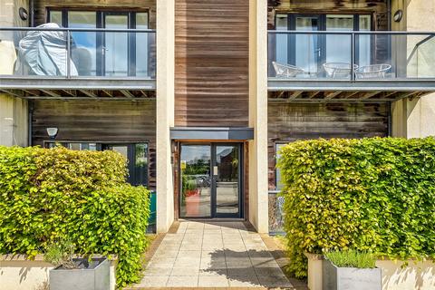 Peacock Close, London, NW7 2 bed apartment for sale