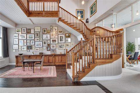 High Street, Oxted, Surrey, RH8 5 bed terraced house for sale