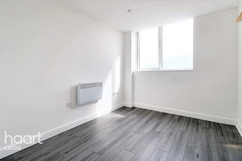 York Road, Leeds 2 bed apartment for sale