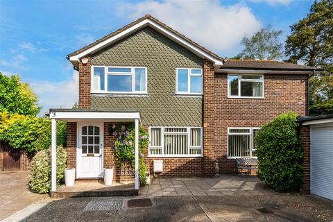 The Hawthorns, Hurst Green 4 bed detached house for sale