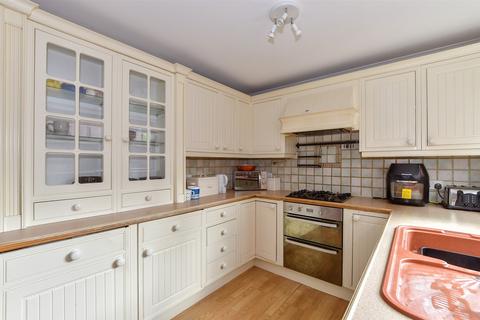 Ellingham Leas, Maidstone ME15 4 bed semi