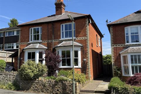 Farncombe Hill, Godalming 3 bed semi
