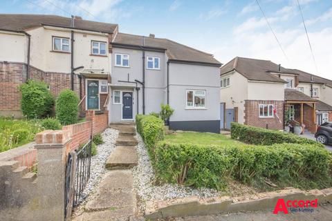 Parkside Avenue, Romford, RM1 3 bed semi