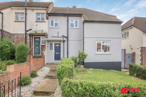 Parkside Avenue, Romford, RM1 3 bed semi