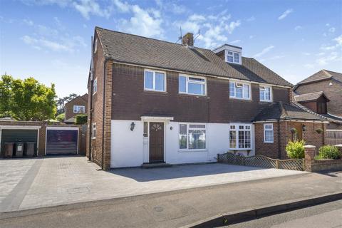 Elm Walk, Aylesford 4 bed semi