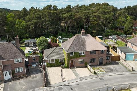 4 bedroom semi-detached house for sale