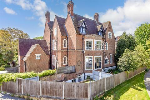 New Dover Road, Canterbury, Kent 1 bed flat for sale