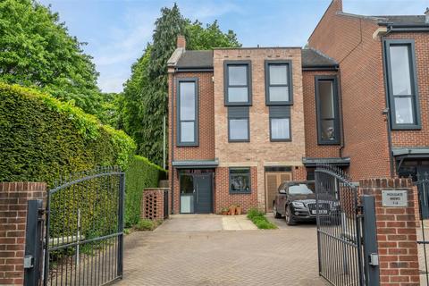New Lane, York, YO24 4NT 4 bed townhouse for sale