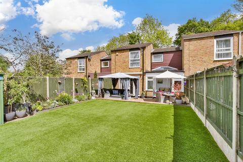 Knights Croft, Longfield DA3 3 bed terraced house for sale