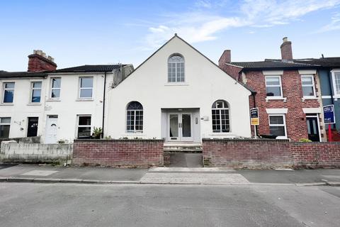 Lansdown Road, Swindon, SN1 3NE 2 bed apartment for sale
