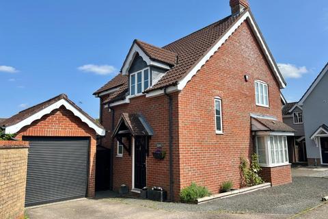 Market Grove, Halstead CO9 3 bed detached house for sale