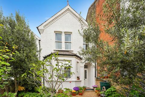Richmond Road, Kingston Upon Thames KT2 3 bed detached house for sale