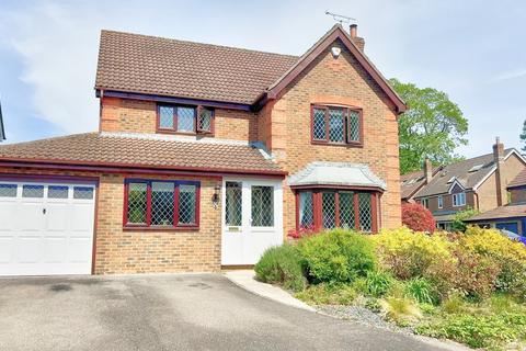 Home Way, Petersfield GU31 4 bed detached house for sale