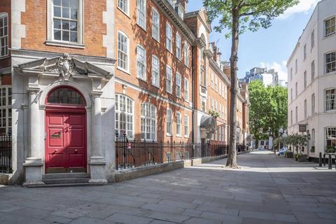 Broad Court, Covent Garden, London, WC2B 2 bed flat for sale
