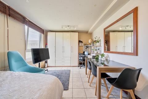 Frank Beswick House, Clem Atlee... 3 bed flat for sale