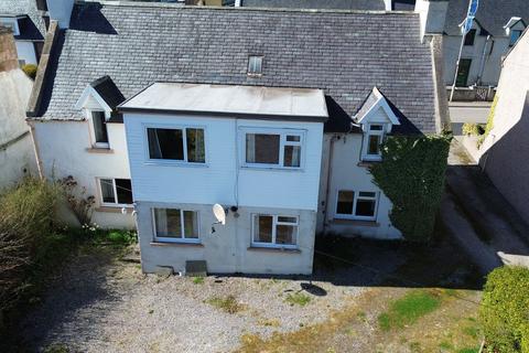 6 bedroom semi-detached house for sale