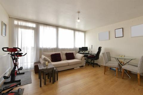 Buckthorne House, Chigwell IG7 1 bed flat for sale