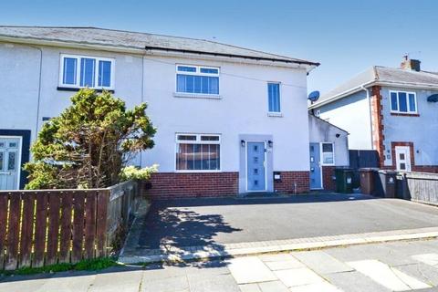Warkworth Drive, Wideopen, Newcastle... 3 bed semi