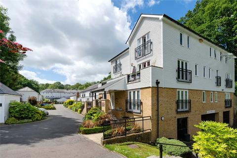 Hayle Mill Road, Maidstone, ME15 2 bed flat for sale